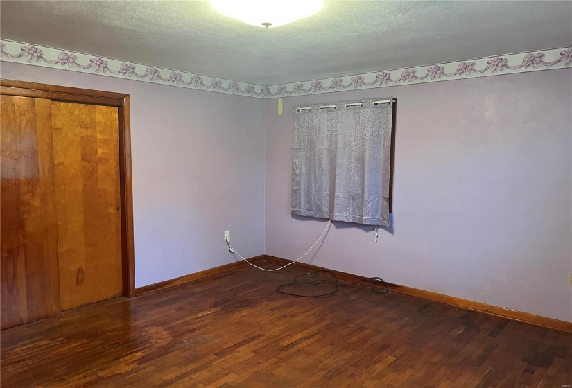 921 6th Street, Ramsey, Illinois 62080, 3 Bedrooms Bedrooms, 7 Rooms Rooms,1 BathroomBathrooms,Residential,For Sale,6th,MAR24032877