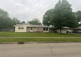 921 6th Street, Ramsey, Illinois 62080, 3 Bedrooms Bedrooms, 7 Rooms Rooms,1 BathroomBathrooms,Residential,For Sale,6th,MAR24032877