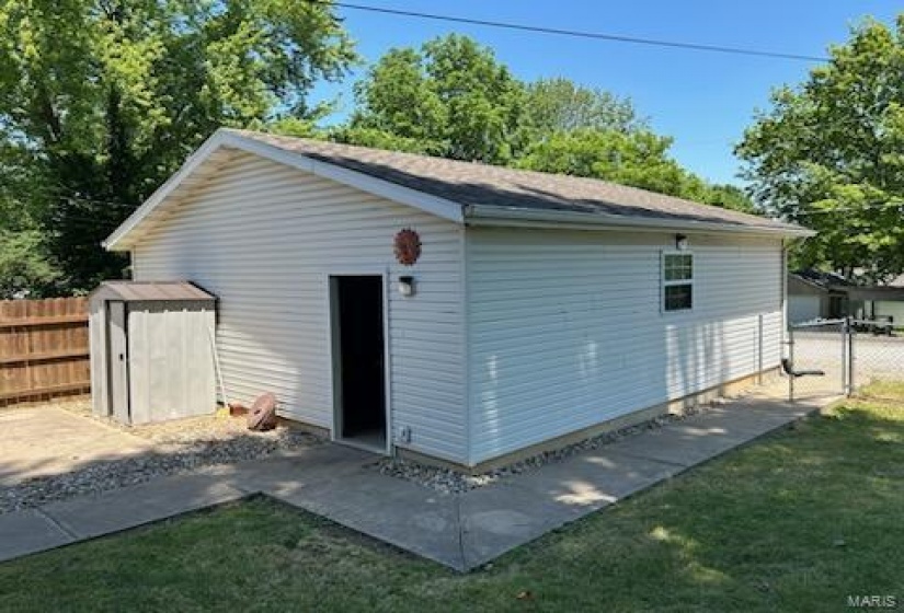 524 EIGHTH Street, Vandalia, Illinois 62471, 3 Bedrooms Bedrooms, 7 Rooms Rooms,2 BathroomsBathrooms,Residential,For Sale,EIGHTH,MAR23037210