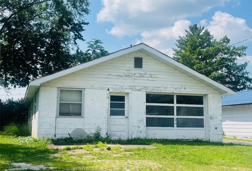 229 N FIRST ST, Vandalia, Illinois 62471, 3 Bedrooms Bedrooms, 9 Rooms Rooms,1 BathroomBathrooms,Residential,For Sale,N FIRST ST,MAR24046593