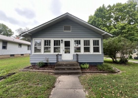 422 4th Street, Vandalia, Illinois 62471, 2 Bedrooms Bedrooms, 4 Rooms Rooms,1 BathroomBathrooms,Residential,For Sale,4th,MAR24049903