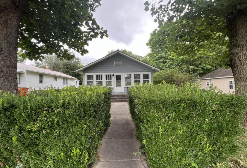 422 4th Street, Vandalia, Illinois 62471, 2 Bedrooms Bedrooms, 4 Rooms Rooms,1 BathroomBathrooms,Residential,For Sale,4th,MAR24049903