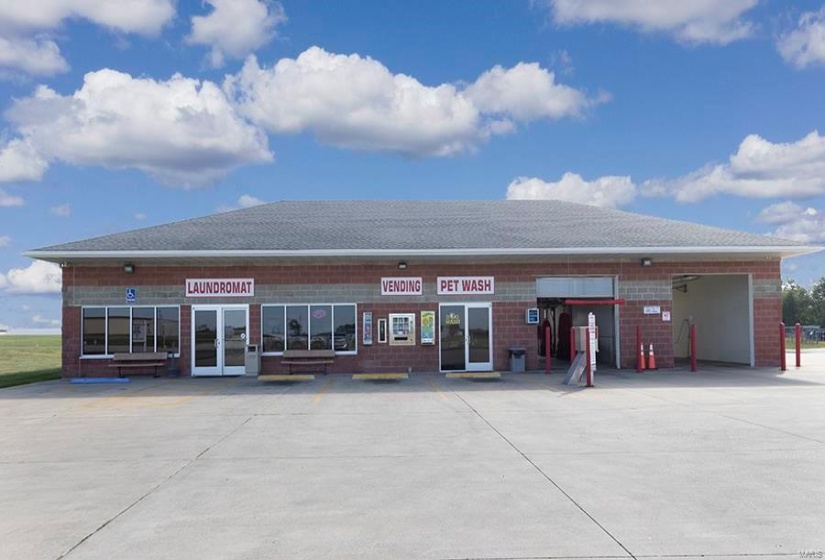 1410 Rock Island Avenue, Vandalia, Illinois 62471, ,Commercial Sale,For Sale,Rock Island,MAR23058572