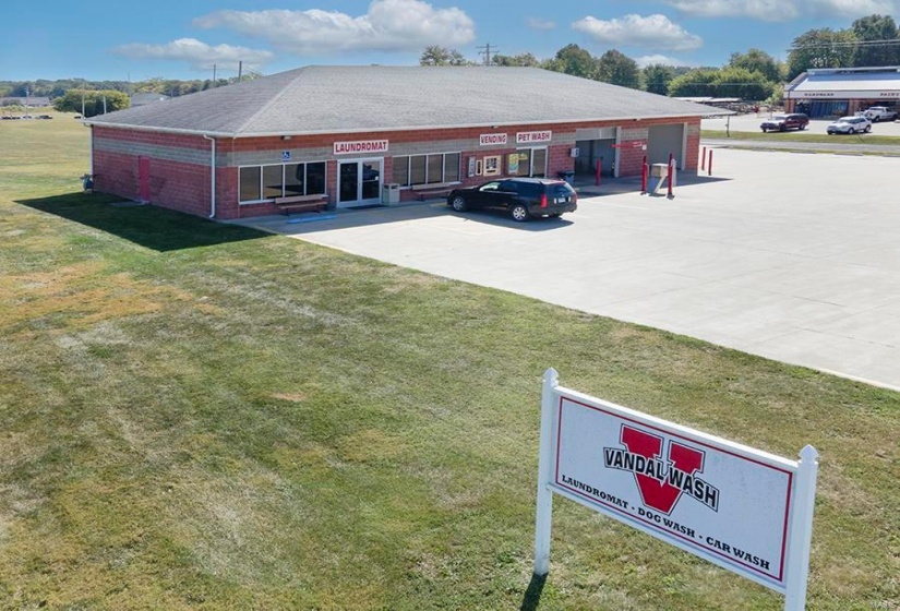 1410 Rock Island Avenue, Vandalia, Illinois 62471, ,Commercial Sale,For Sale,Rock Island,MAR23058572